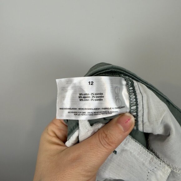 Gloria Vanderbilt Women's 5-Inch Chino Short Sage Green Size 12 - Picture 6 of 7